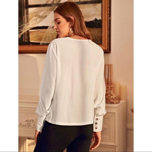 V-neck Stylish Women’s Top! - Picture 2 of 9